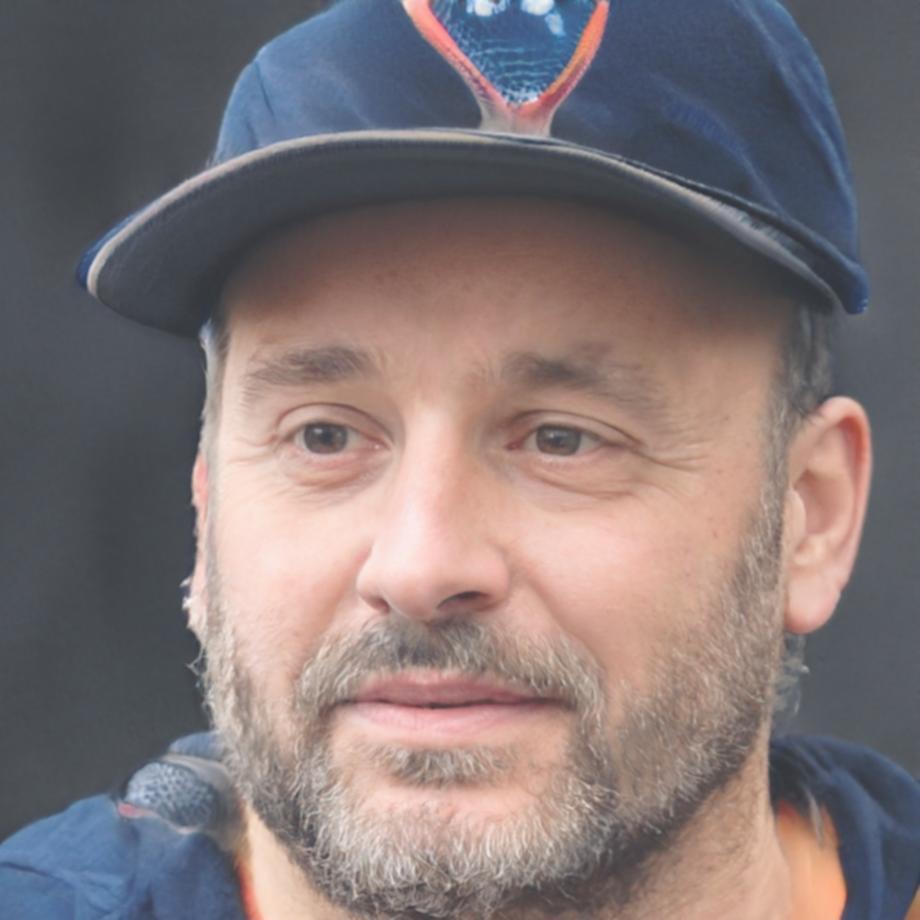 Portrait Maxence Derouet expert budget